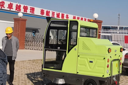 科技助力洁净厂区 中国中铁配置莱特LT-S26型扫地车 筑牢绿色发展根基